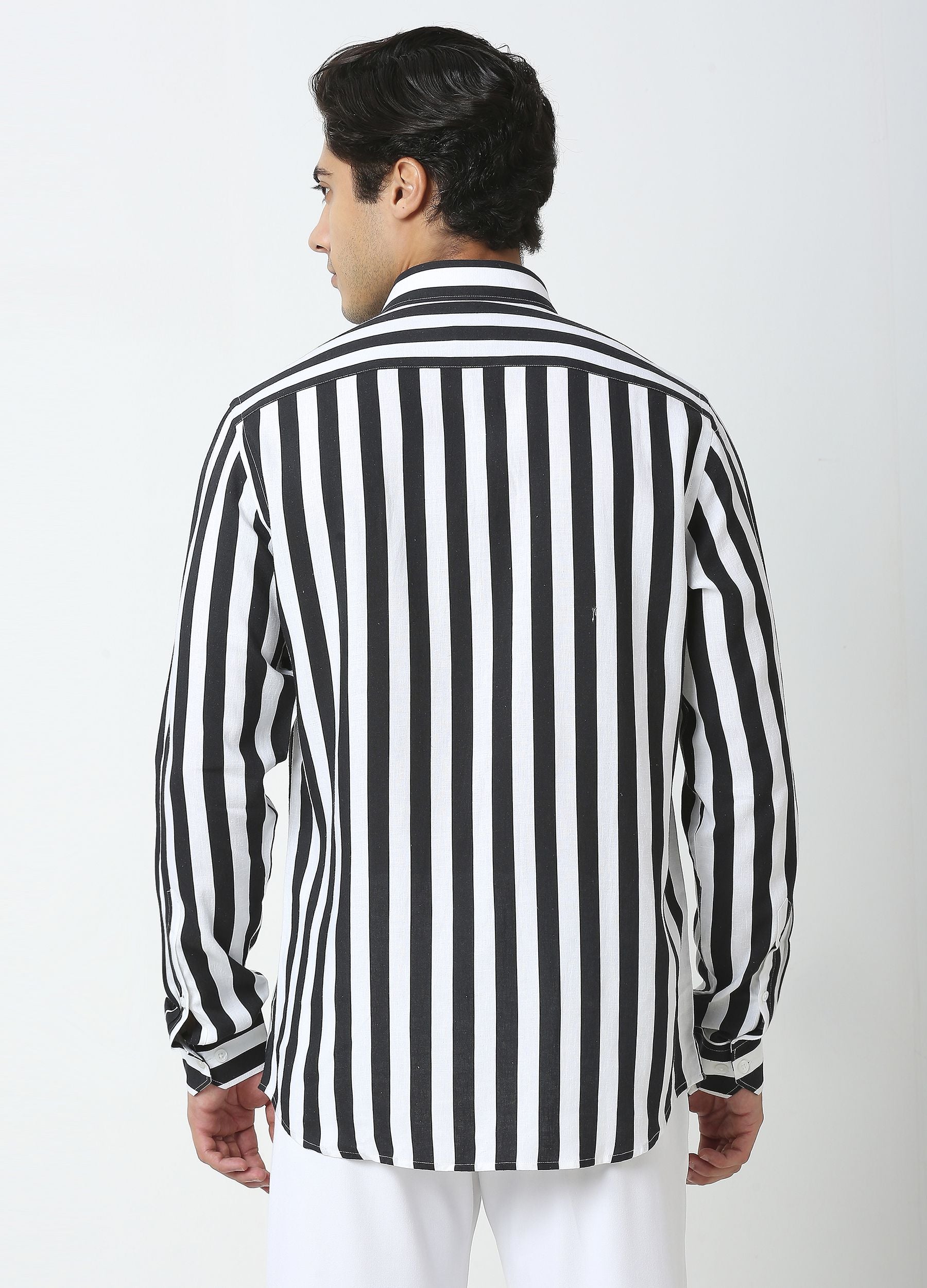 Cutaway Collar Stripe Shirt - Black