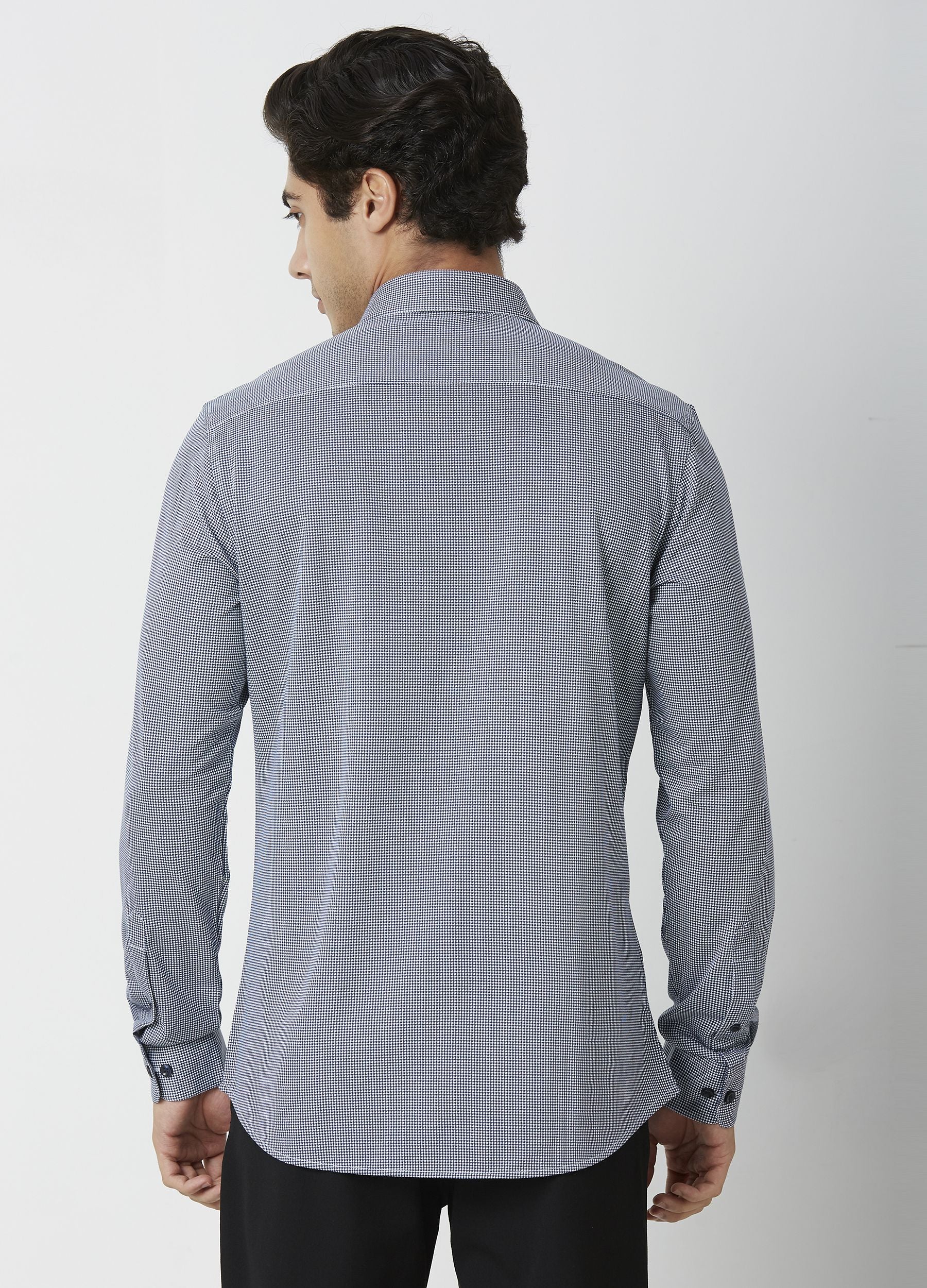 Velos Nev: Cutaway Collar Arrow Print Knit Shirt