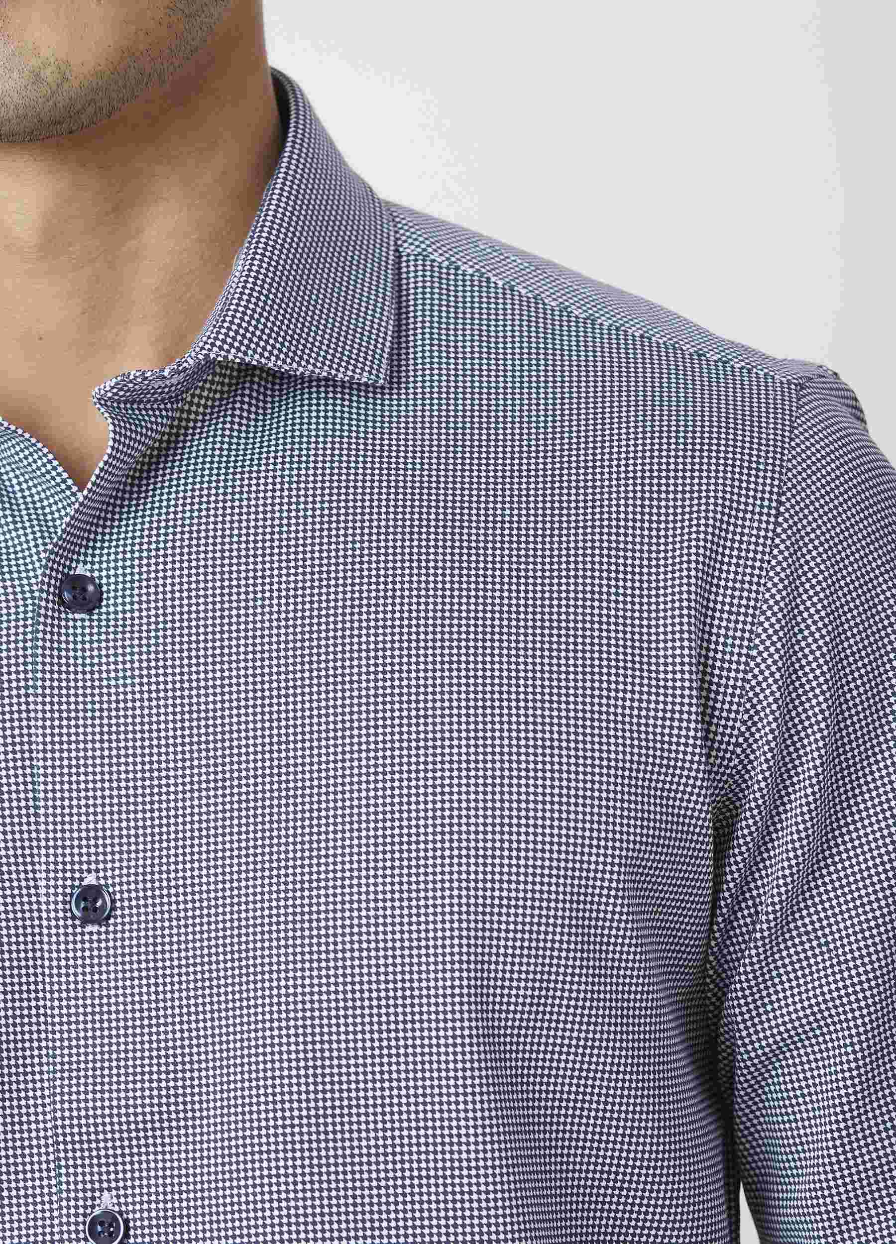 Velos Nev: Cutaway Collar Arrow Print Knit Shirt