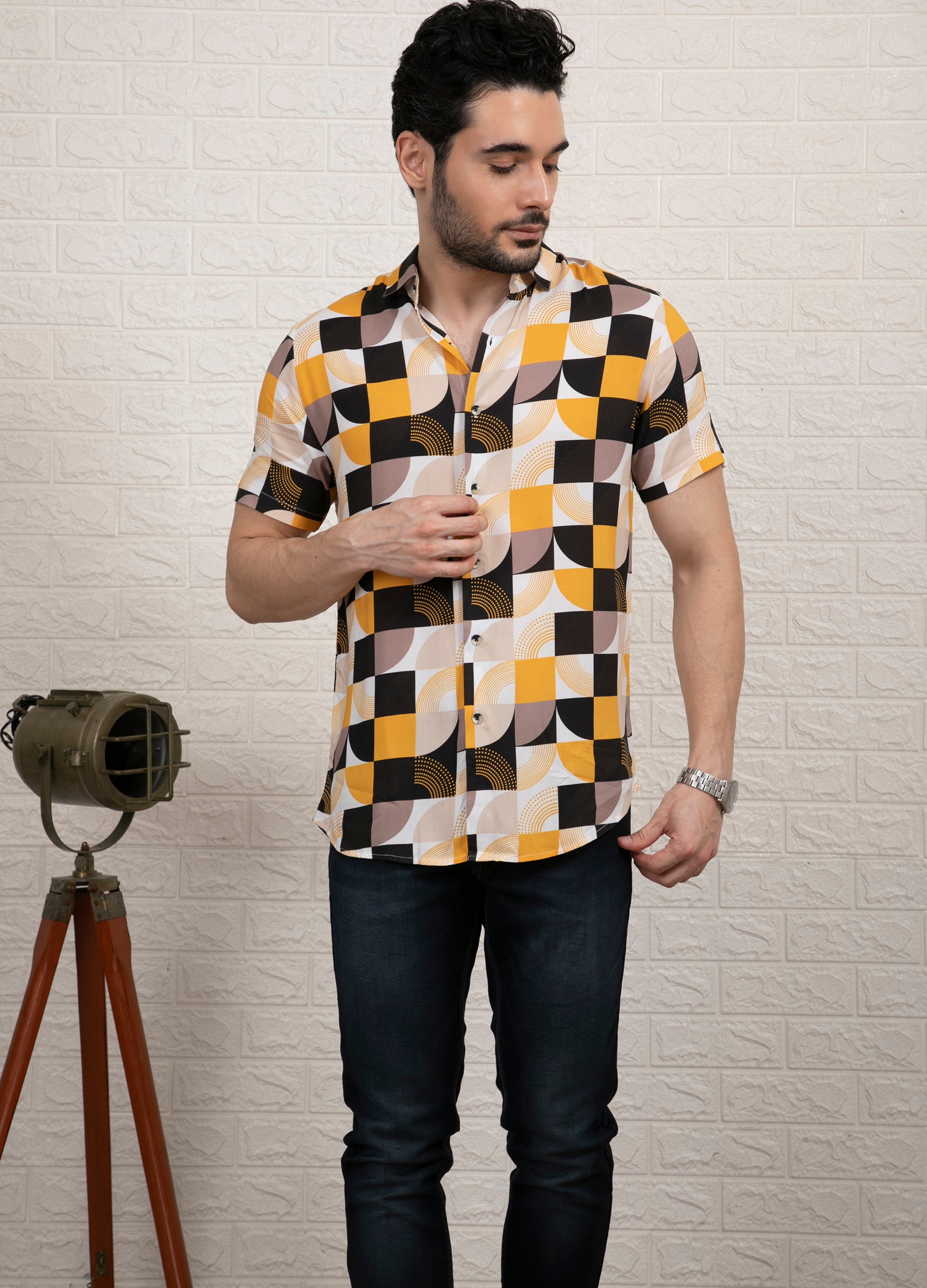 John Joy: Flat Collar Vibrant Jaune Print Short Sleeves Shirt - Yellow