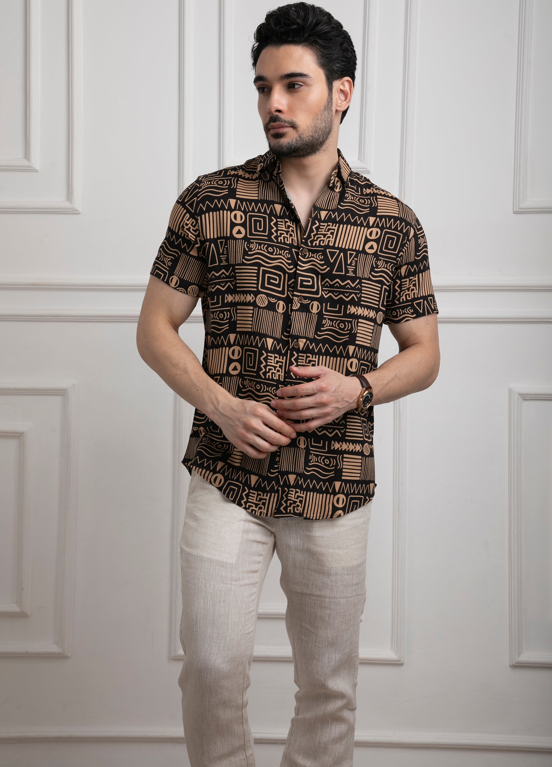Aureus Labyrinth: Flat Collar Gentle Rayon Short Sleeves Shirt - Black